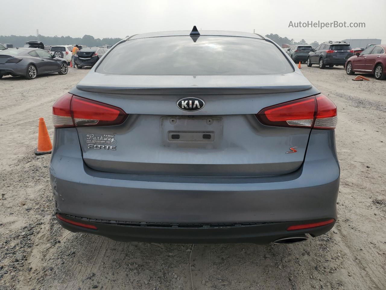 2017 Kia Forte Lx Серый vin: 3KPFL4A77HE012203