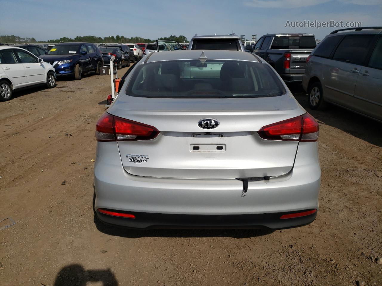 2017 Kia Forte Lx Silver vin: 3KPFL4A77HE057917