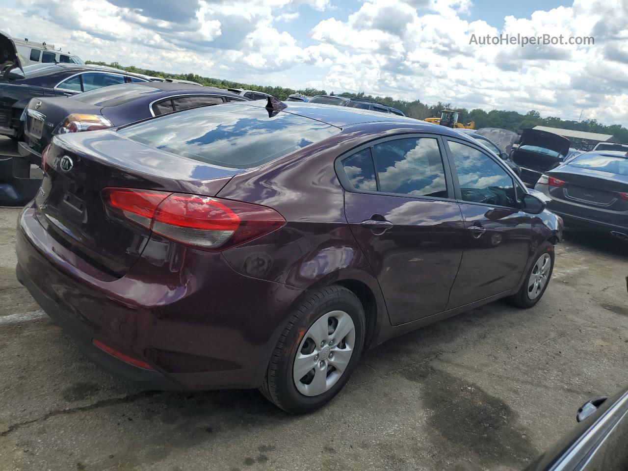 2017 Kia Forte Lx Красный vin: 3KPFL4A77HE113824