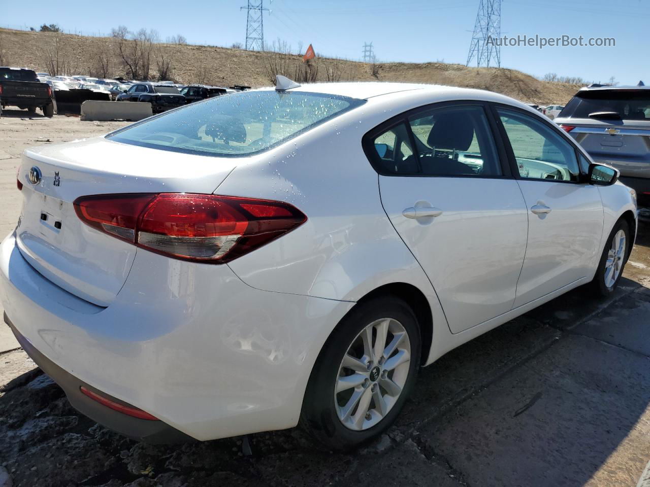 2017 Kia Forte Lx White vin: 3KPFL4A77HE117906