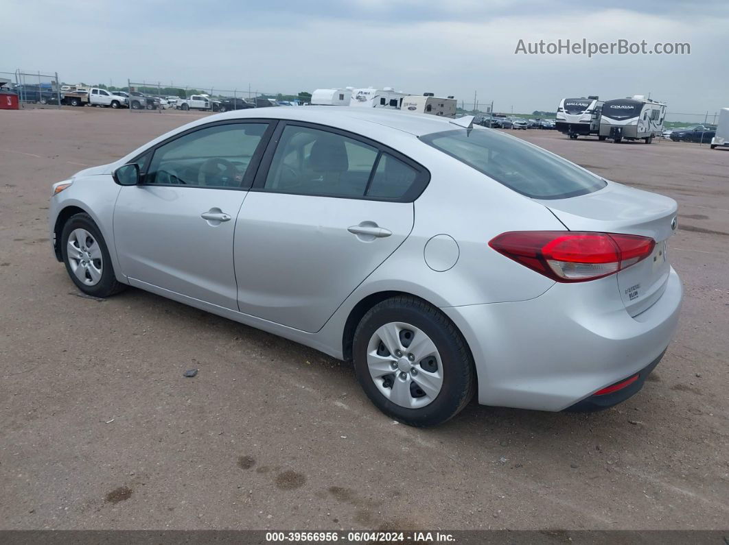 2017 Kia Forte Lx Серебряный vin: 3KPFL4A77HE136813