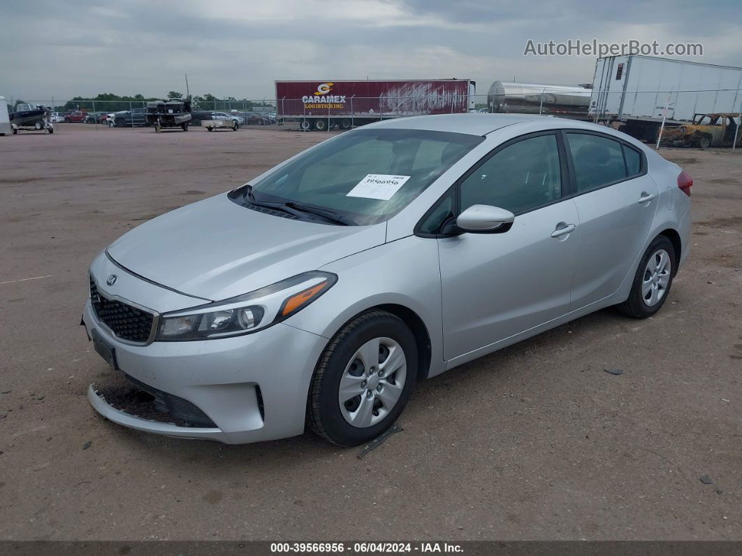 2017 Kia Forte Lx Серебряный vin: 3KPFL4A77HE136813