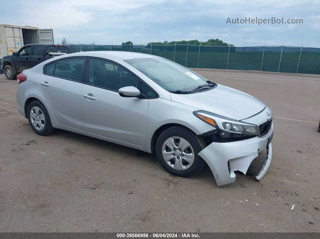 2017 Kia Forte Lx Серебряный vin: 3KPFL4A77HE136813