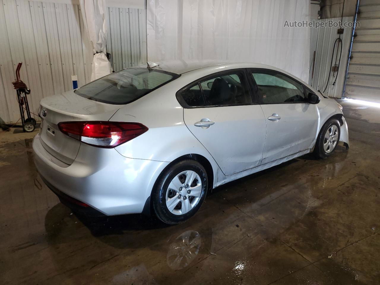 2017 Kia Forte Lx Silver vin: 3KPFL4A77HE160917