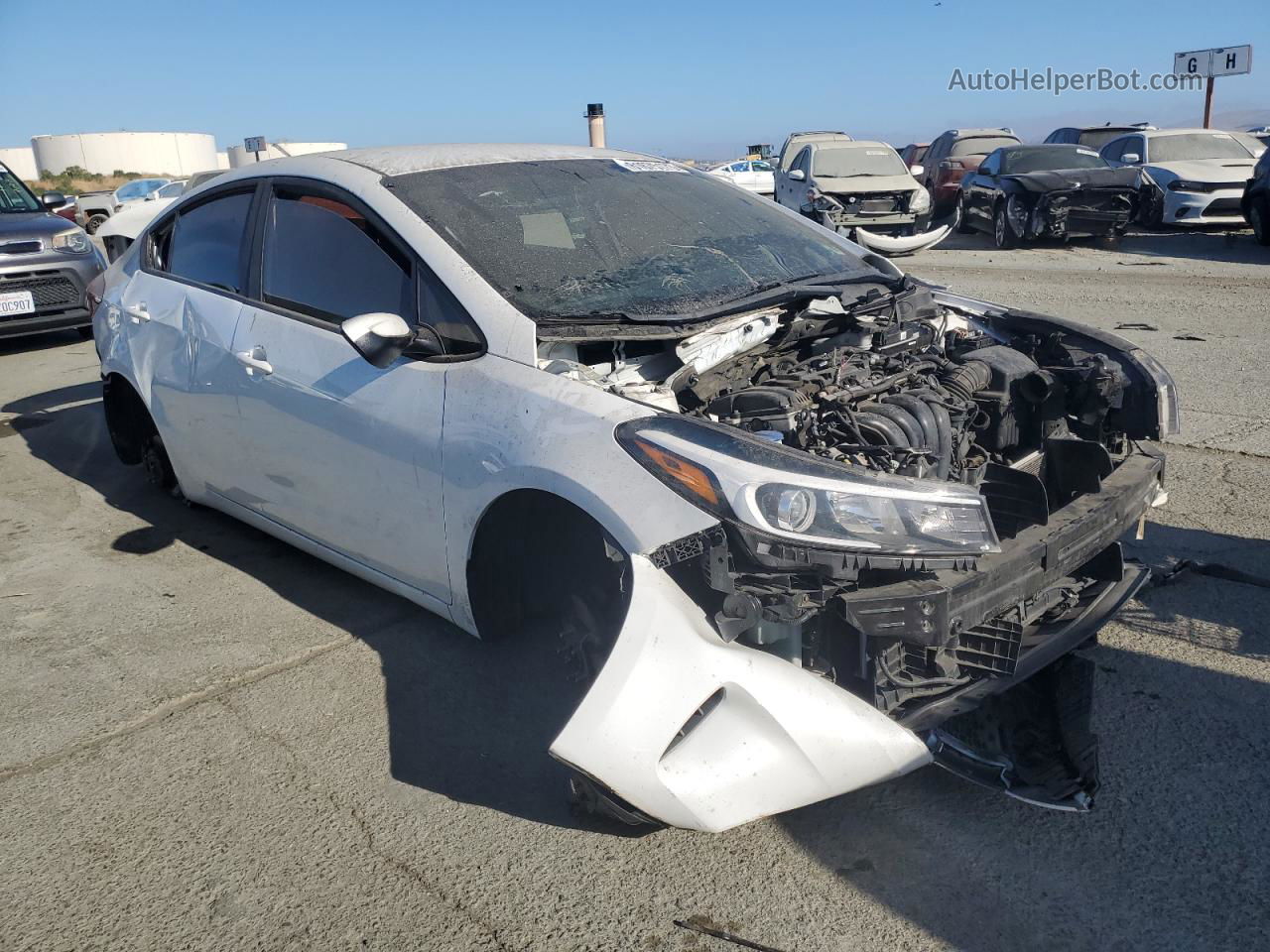 2018 Kia Forte Lx Белый vin: 3KPFL4A77JE179067