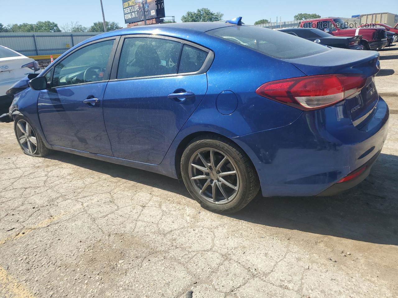 2018 Kia Forte Lx Синий vin: 3KPFL4A77JE261123