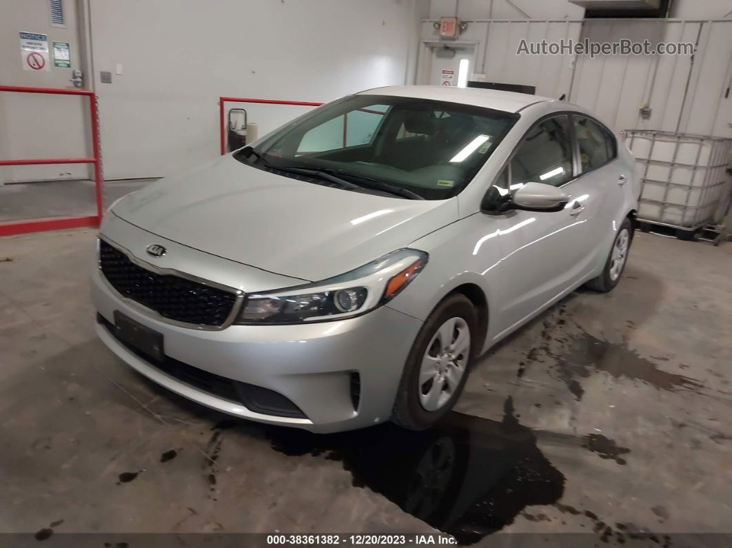 2018 Kia Forte Lx Silver vin: 3KPFL4A78JE218488