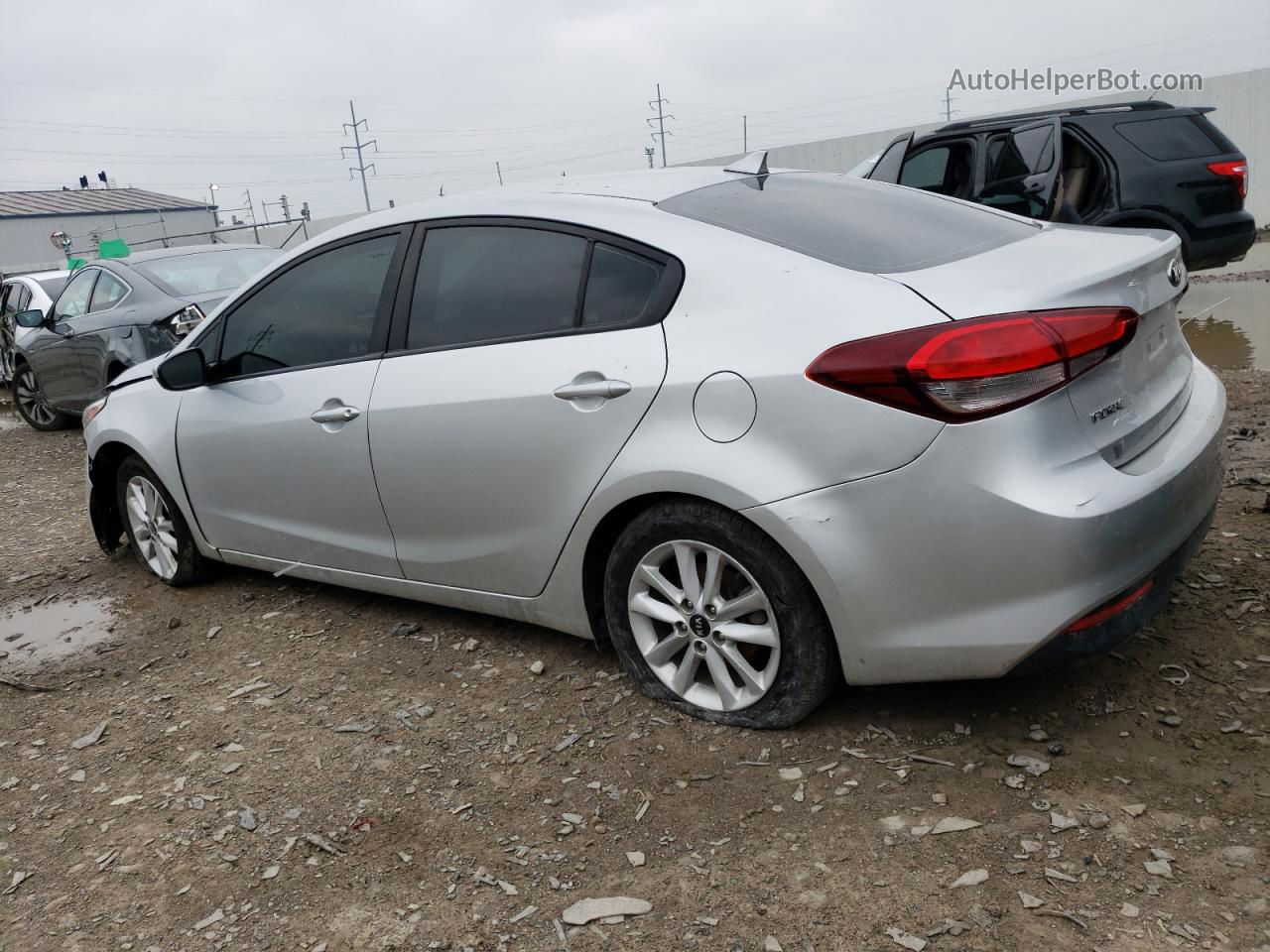 2017 Kia Forte Lx Silver vin: 3KPFL4A79HE016964