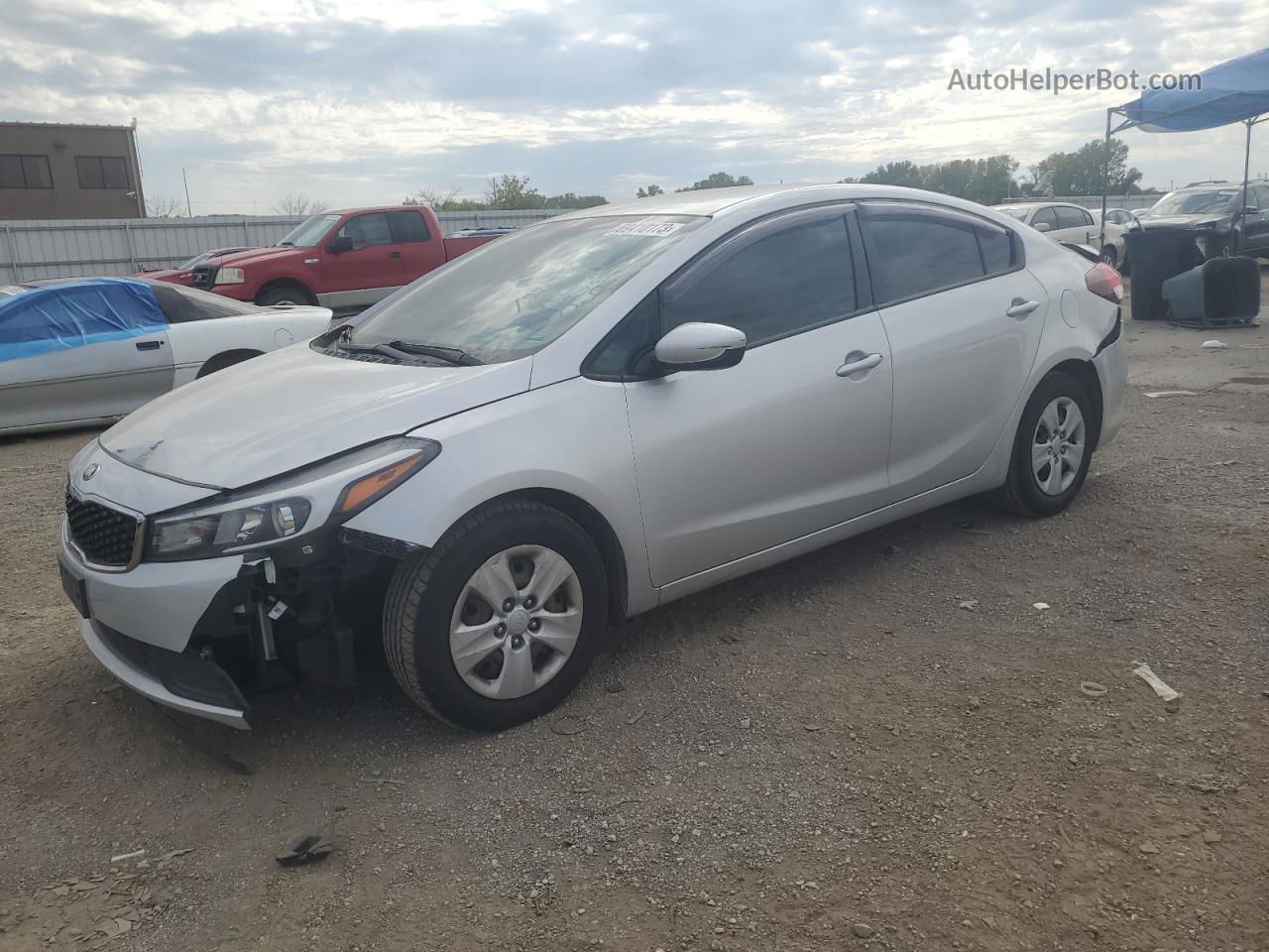 2017 Kia Forte Lx Silver vin: 3KPFL4A79HE061760