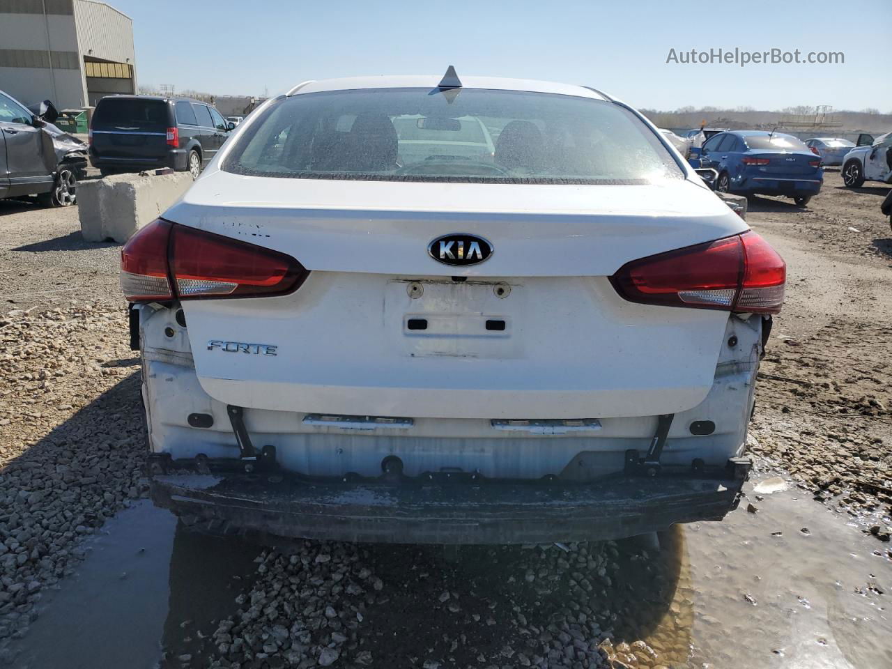 2018 Kia Forte Lx White vin: 3KPFL4A79JE241262