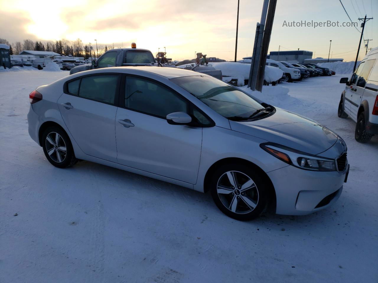 2018 Kia Forte Lx Silver vin: 3KPFL4A79JE255758