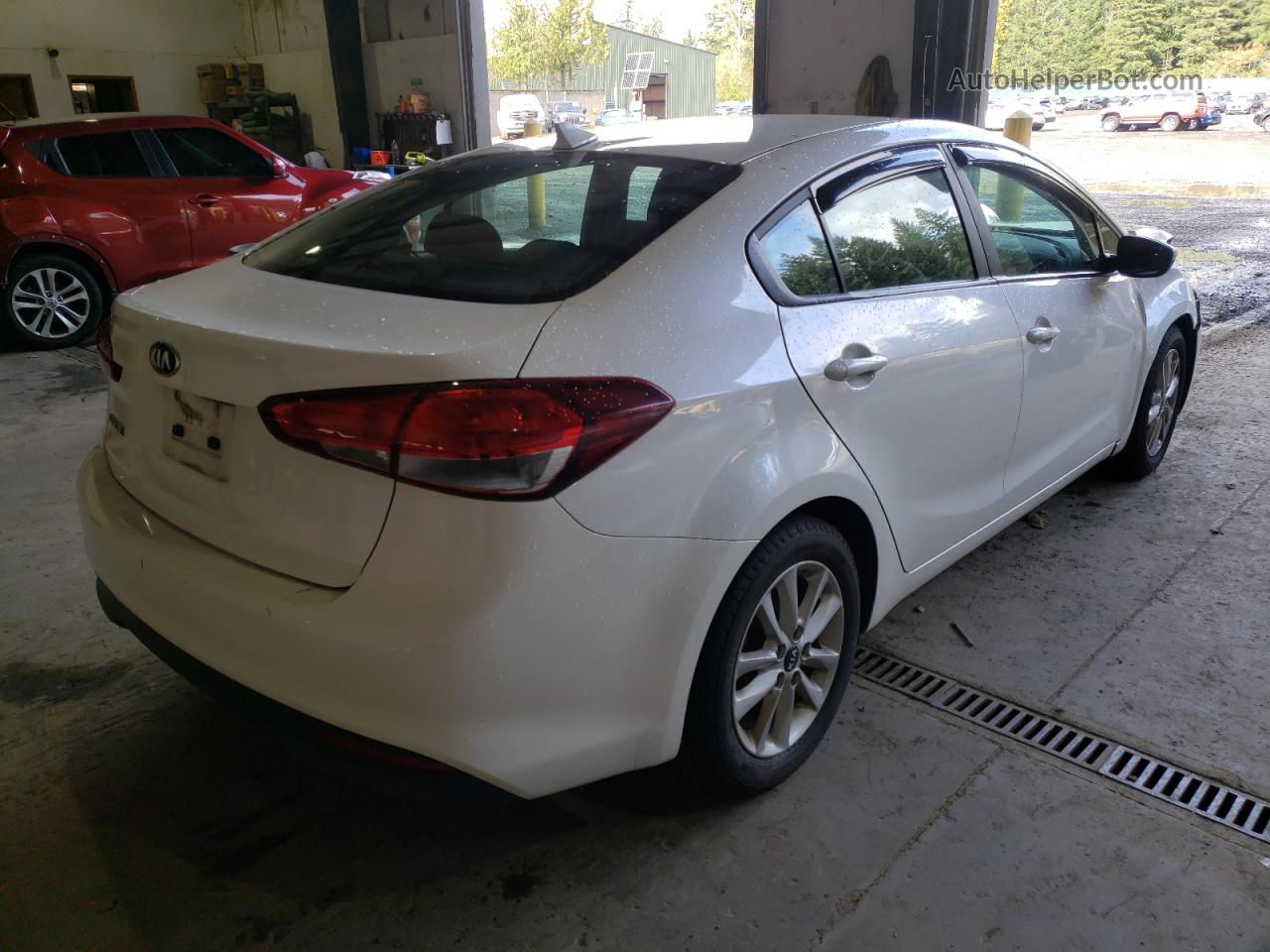 2017 Kia Forte Lx White vin: 3KPFL4A7XHE014088