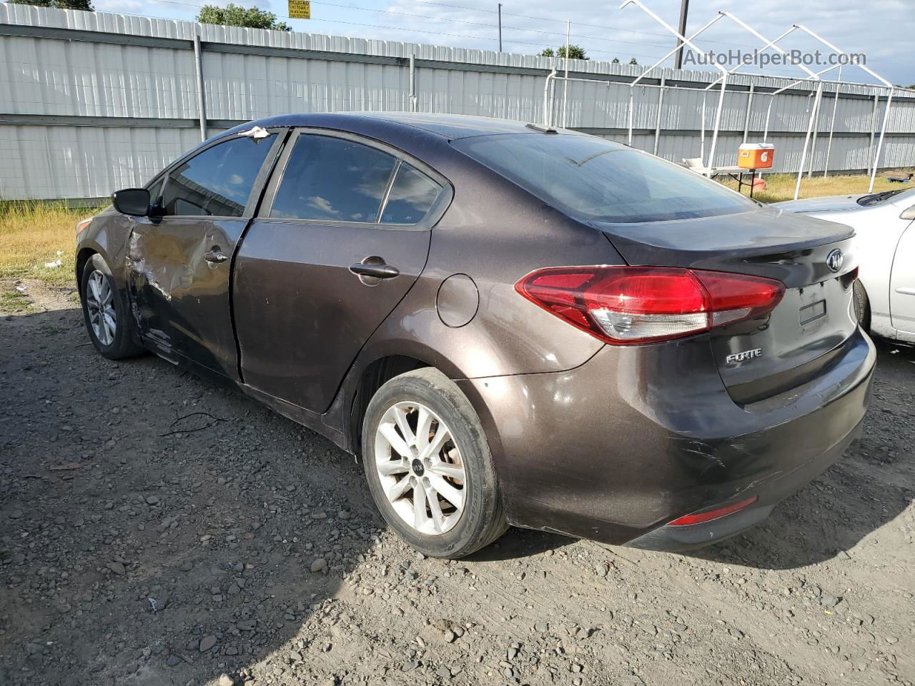 2017 Kia Forte Lx Brown vin: 3KPFL4A7XHE144999