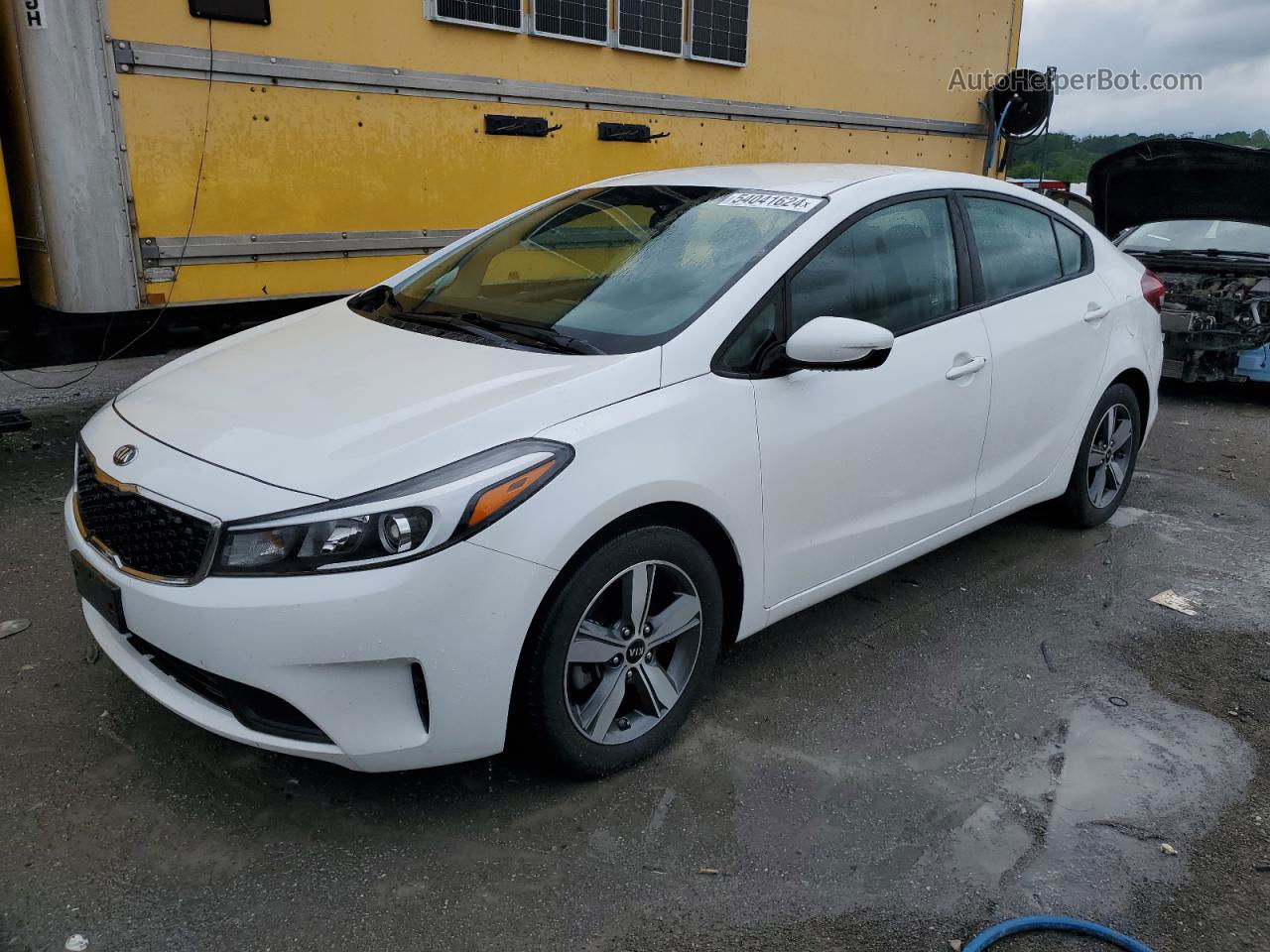 2018 Kia Forte Lx White vin: 3KPFL4A7XJE253291