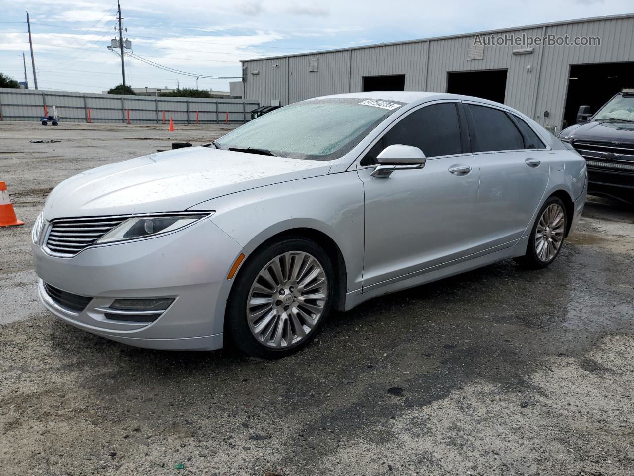 2014 Lincoln Mkz  Silver vin: 3LN6L2G99ER835387