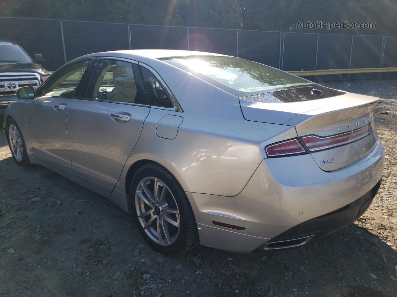 2014 Lincoln Mkz  Silver vin: 3LN6L2JK7ER825159