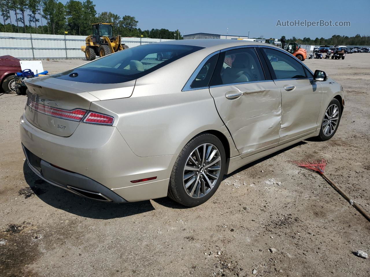 2017 Lincoln Mkz Premiere Золотой vin: 3LN6L5A92HR633814