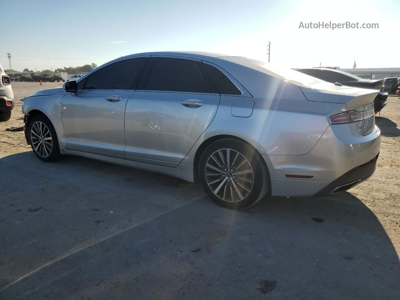 2017 Lincoln Mkz Premiere Серебряный vin: 3LN6L5A94HR650579