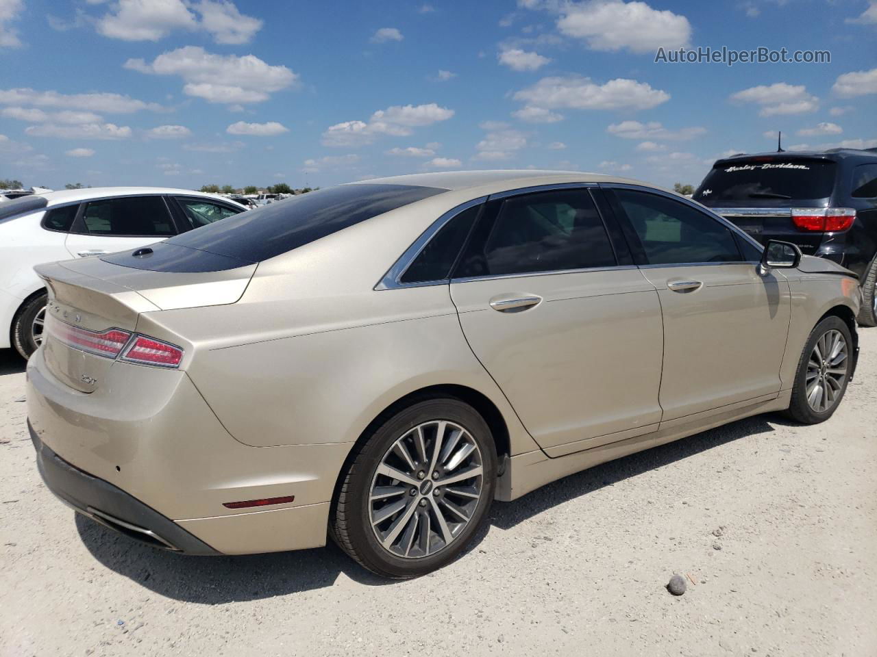 2017 Lincoln Mkz Premiere Золотой vin: 3LN6L5A99HR642512