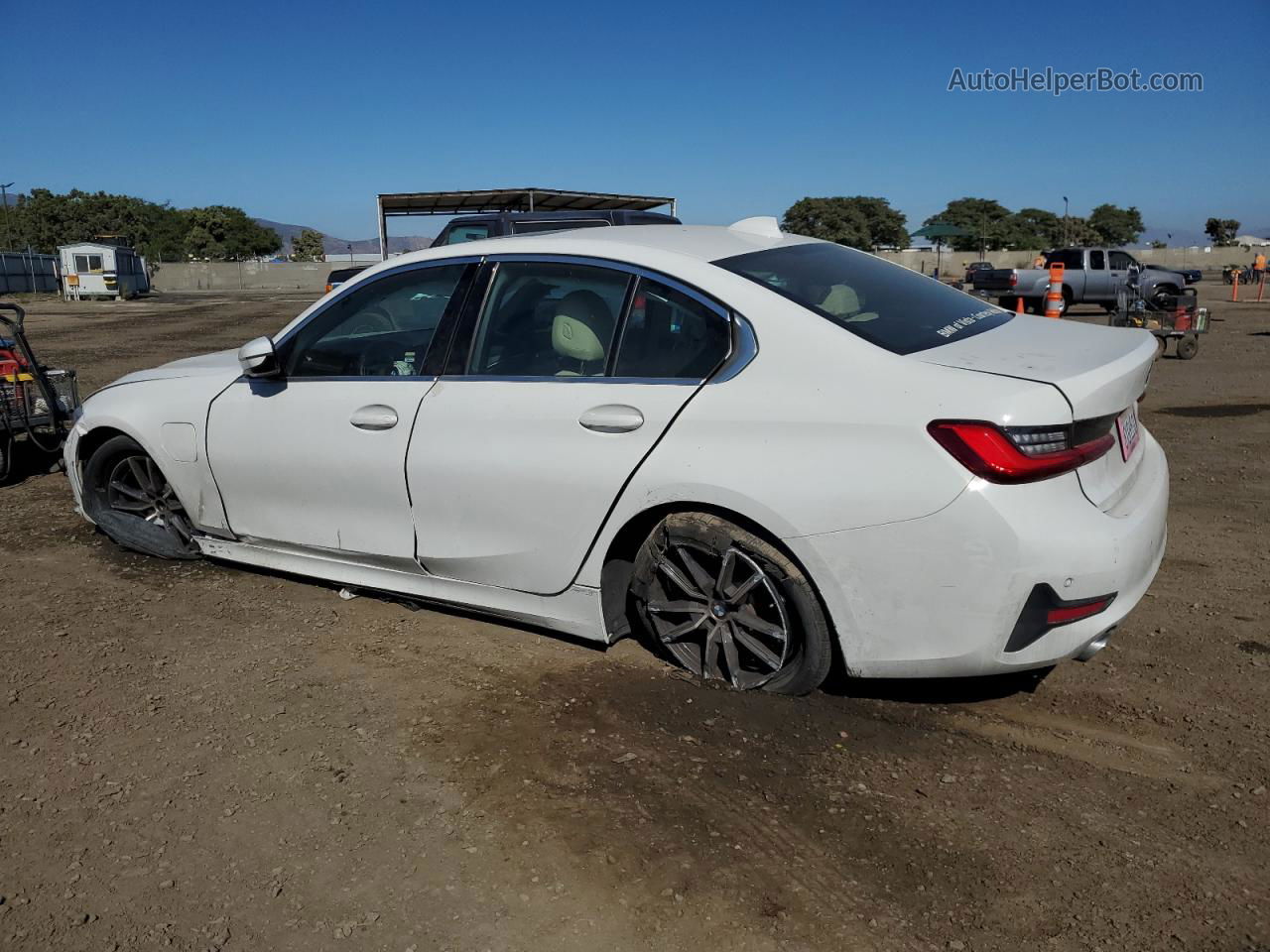 2021 Bmw 330e  White vin: 3MW5P7J05M8B91402