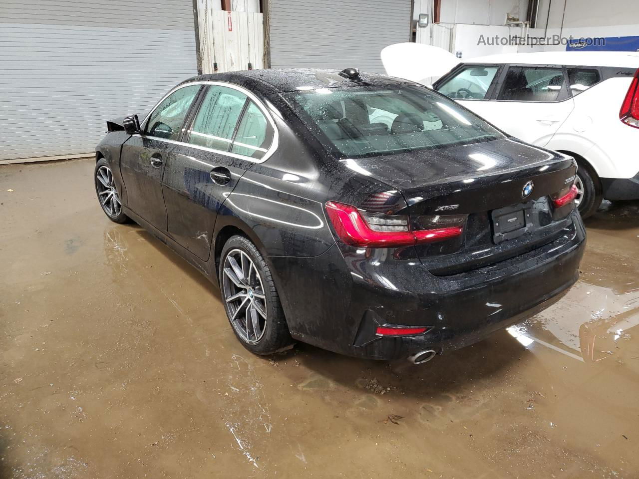 2021 Bmw 330xi  Черный vin: 3MW5R7J01M8C18539