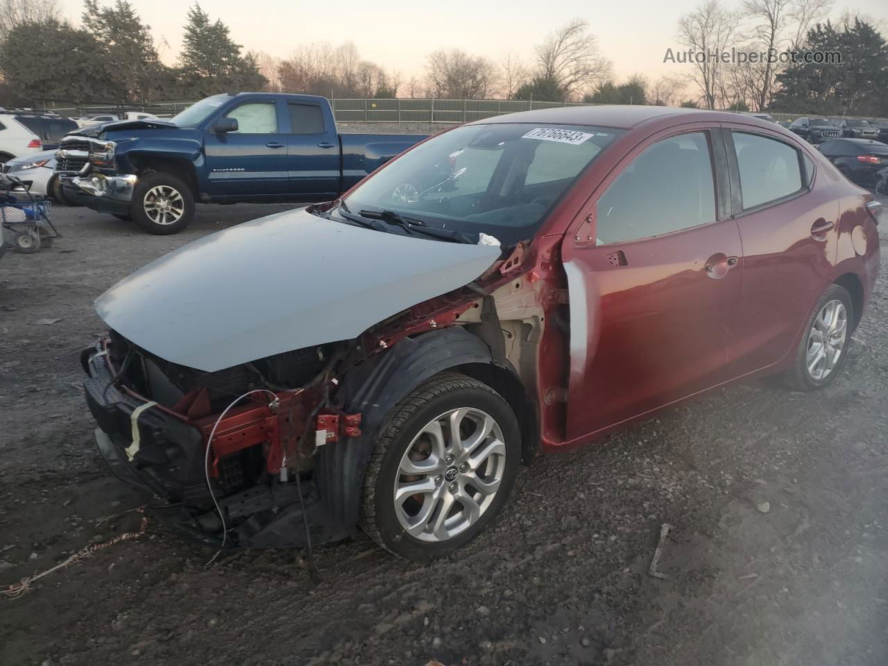 2018 Toyota Yaris Ia  Red vin: 3MYDLBYV0JY305575