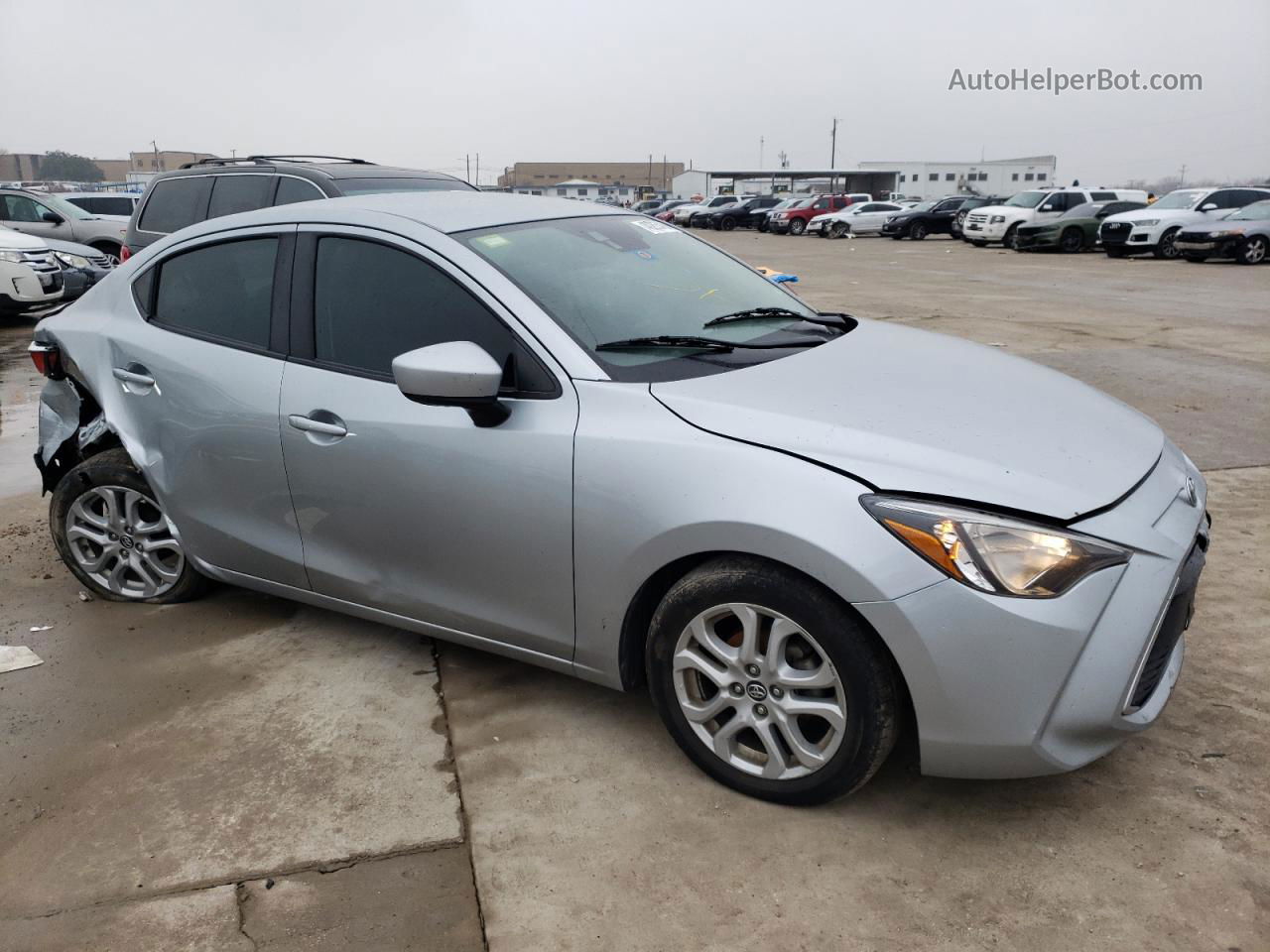 2018 Toyota Yaris Ia  Silver vin: 3MYDLBYV0JY320139