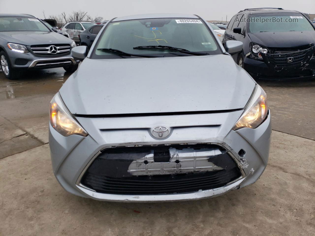 2018 Toyota Yaris Ia  Silver vin: 3MYDLBYV0JY320139