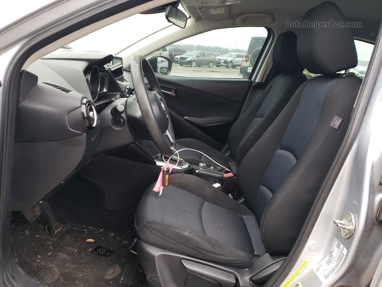 2018 Toyota Yaris Ia  Silver vin: 3MYDLBYV0JY320139