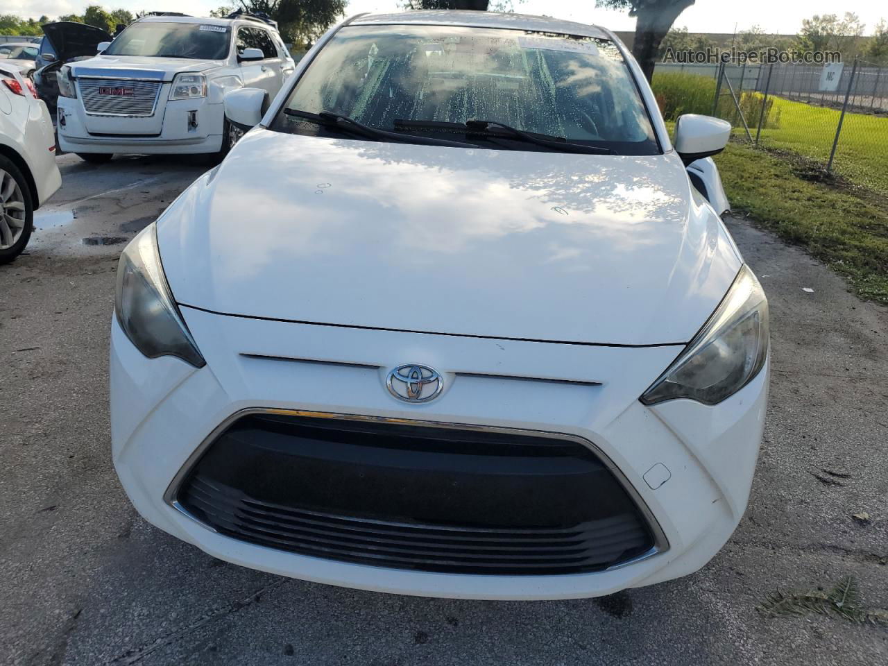 2018 Toyota Yaris Ia  White vin: 3MYDLBYV0JY330203