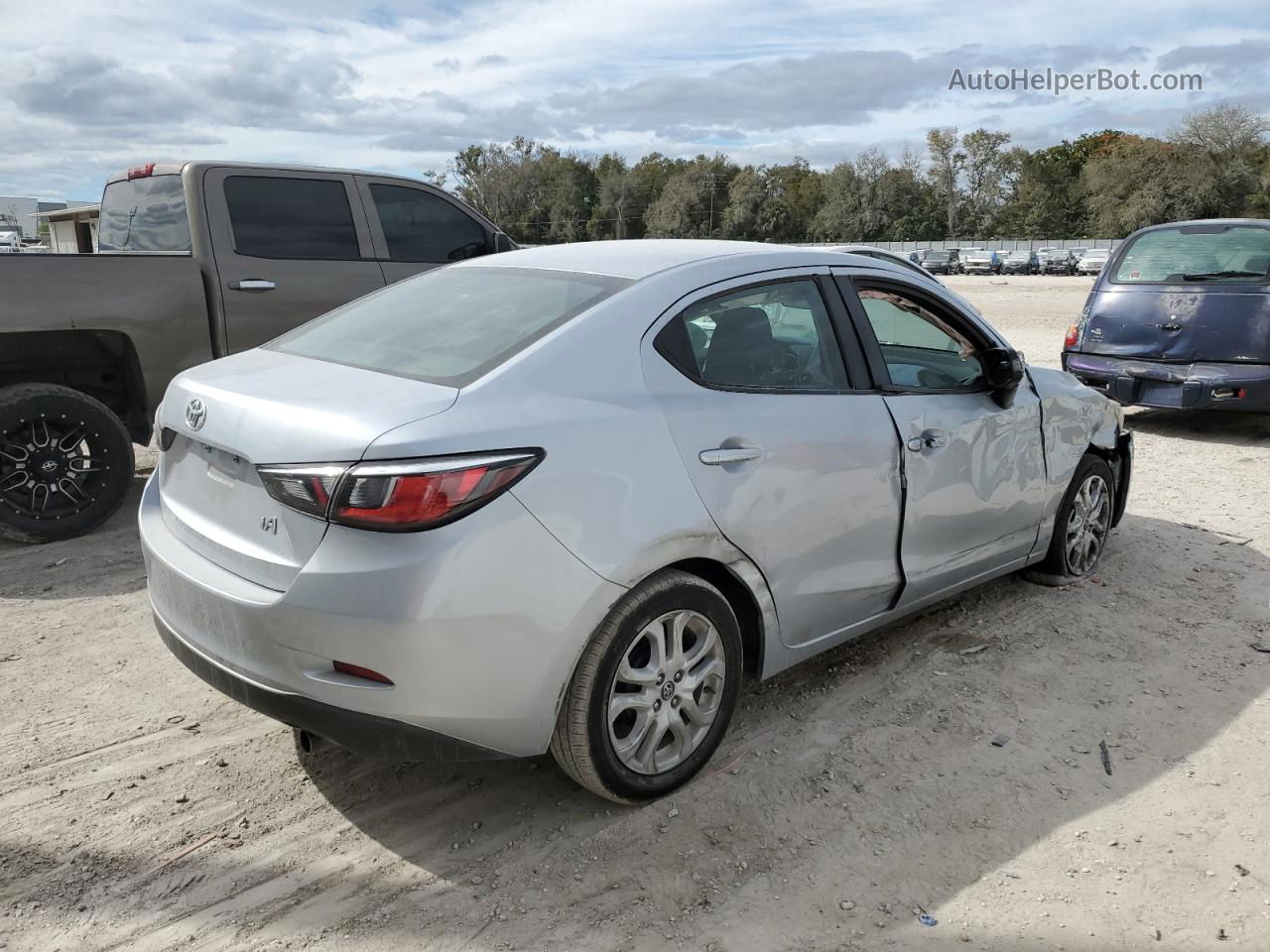 2018 Toyota Yaris Ia  Silver vin: 3MYDLBYV0JY332193