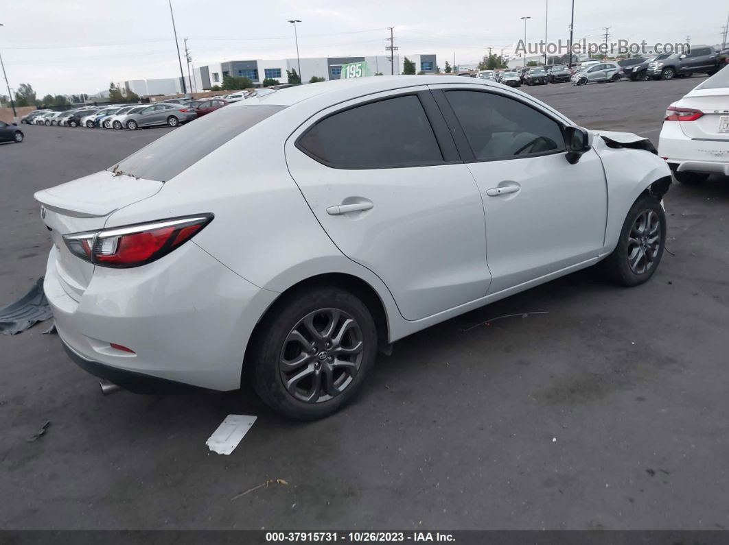 2019 Toyota Yaris  Le White vin: 3MYDLBYV0KY503753