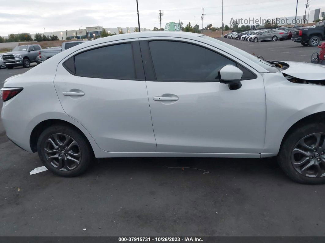 2019 Toyota Yaris  Le White vin: 3MYDLBYV0KY503753