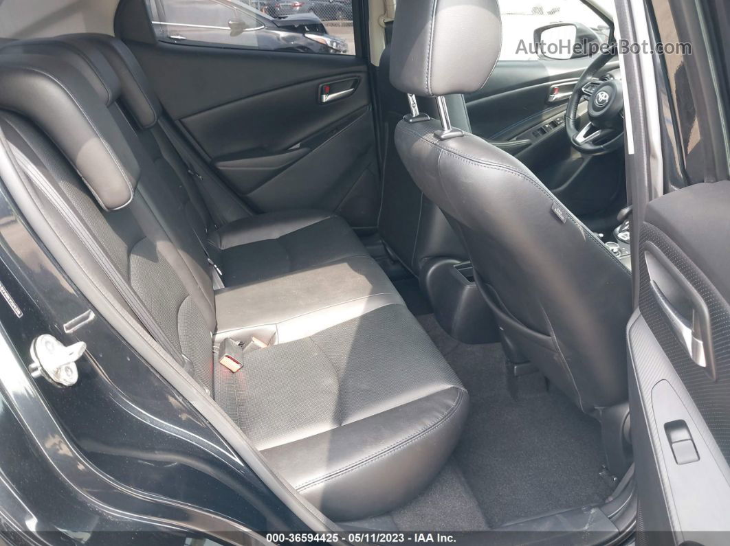 2019 Toyota Yaris Sedan L/le/xle Черный vin: 3MYDLBYV0KY504319
