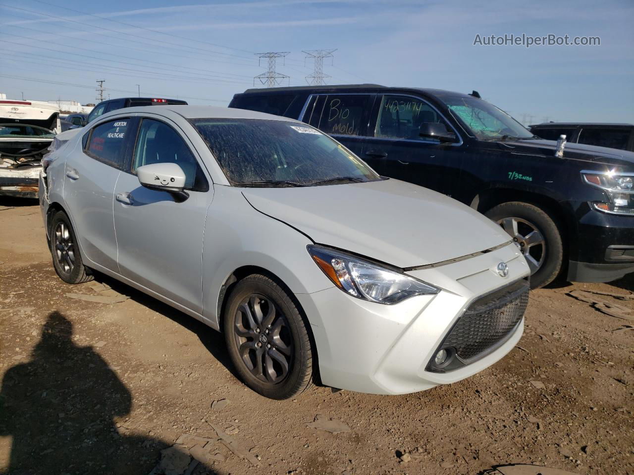 2019 Toyota Yaris L Серый vin: 3MYDLBYV0KY504708