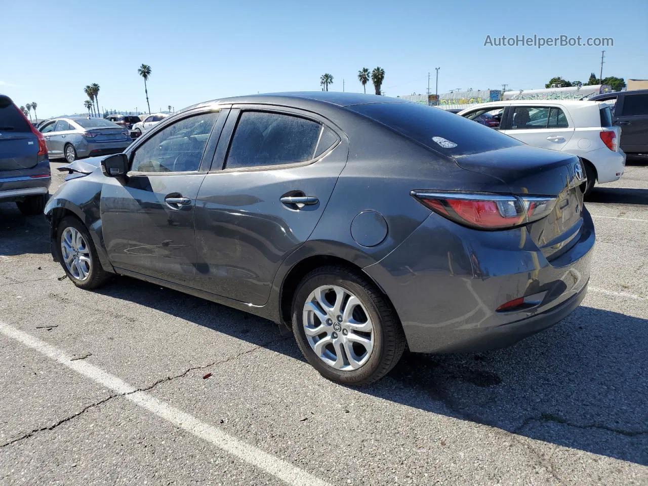 2018 Toyota Yaris Ia  Gray vin: 3MYDLBYV1JY319162