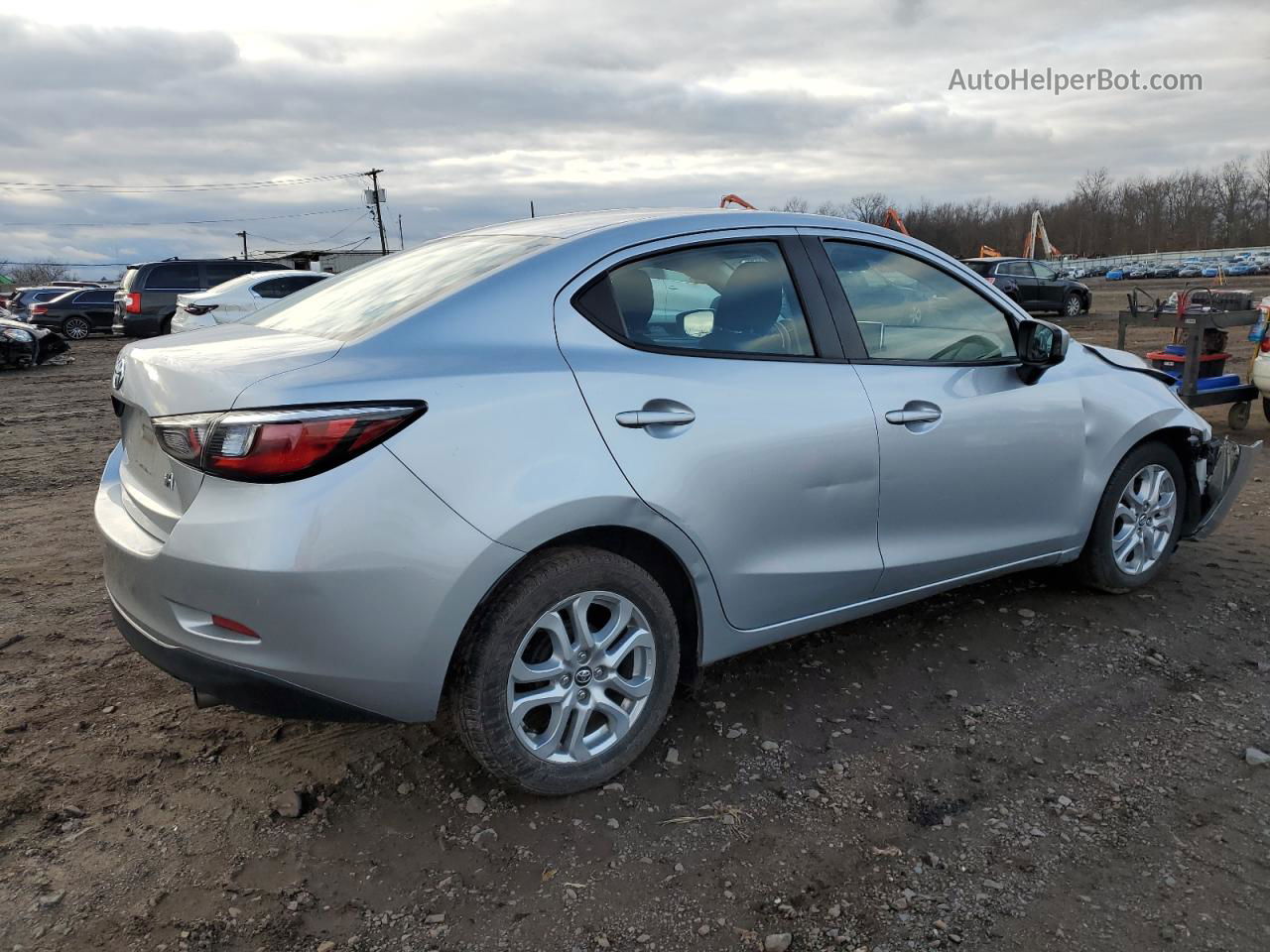 2018 Toyota Yaris Ia  Silver vin: 3MYDLBYV1JY323129