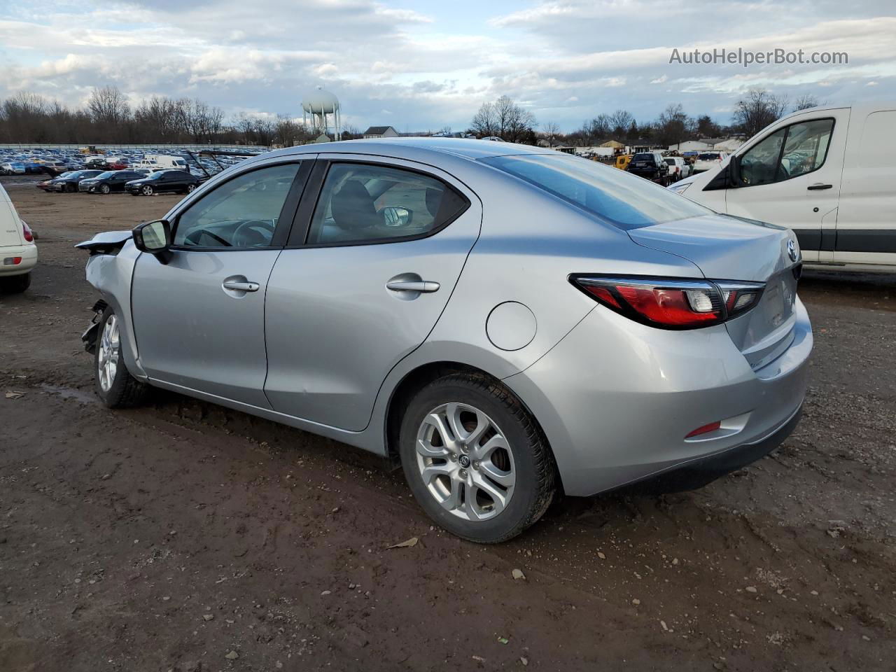 2018 Toyota Yaris Ia  Silver vin: 3MYDLBYV1JY323129