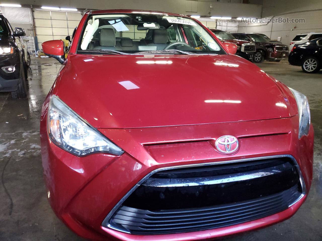 2018 Toyota Yaris Ia  Burgundy vin: 3MYDLBYV1JY329027