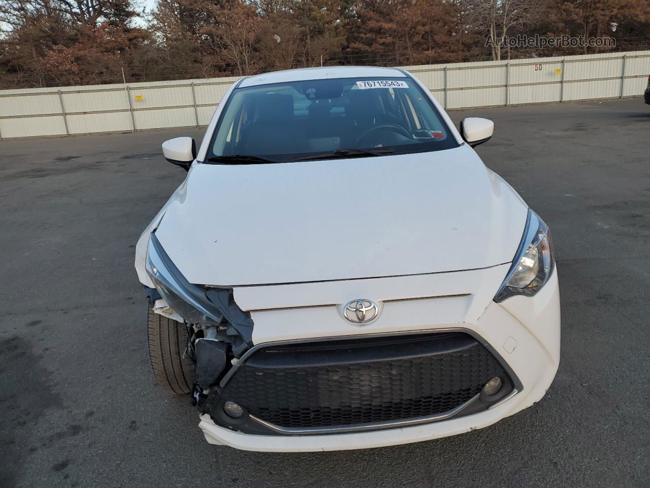 2019 Toyota Yaris L Белый vin: 3MYDLBYV1KY505611