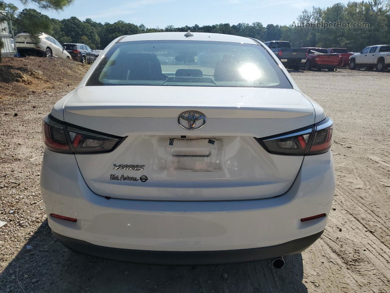 2019 Toyota Yaris L White vin: 3MYDLBYV1KY508105