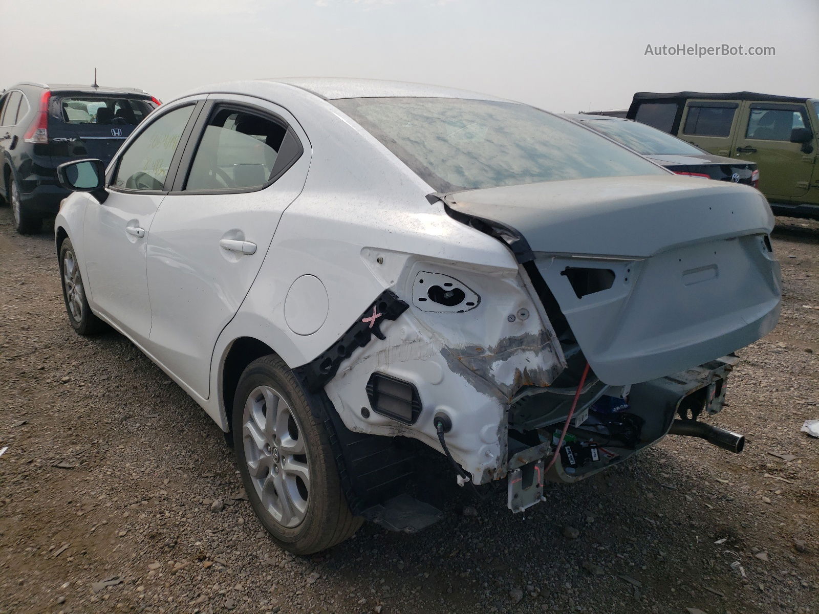 2018 Toyota Yaris Ia White vin: 3MYDLBYV2JY315184