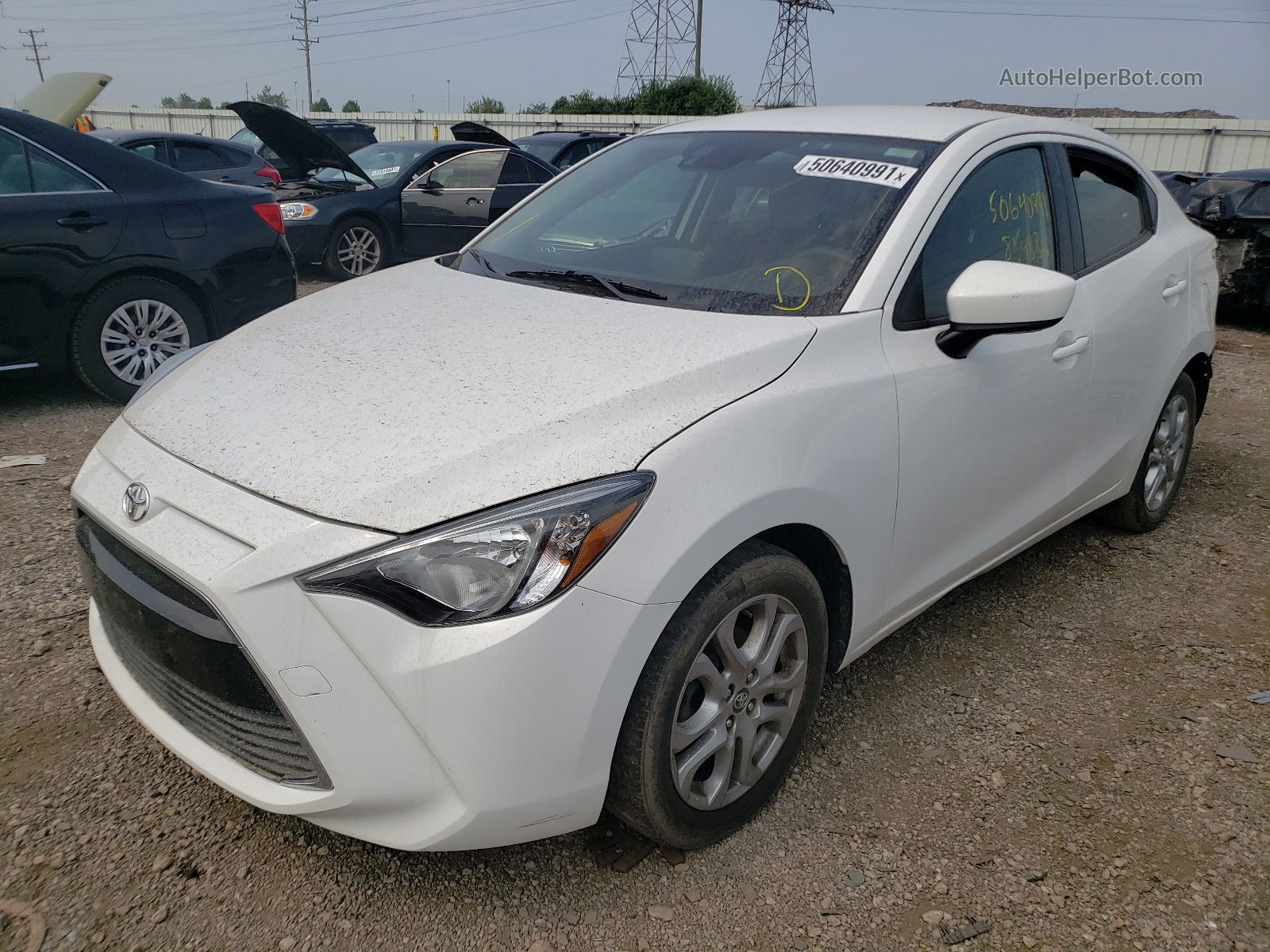 2018 Toyota Yaris Ia White vin: 3MYDLBYV2JY315184