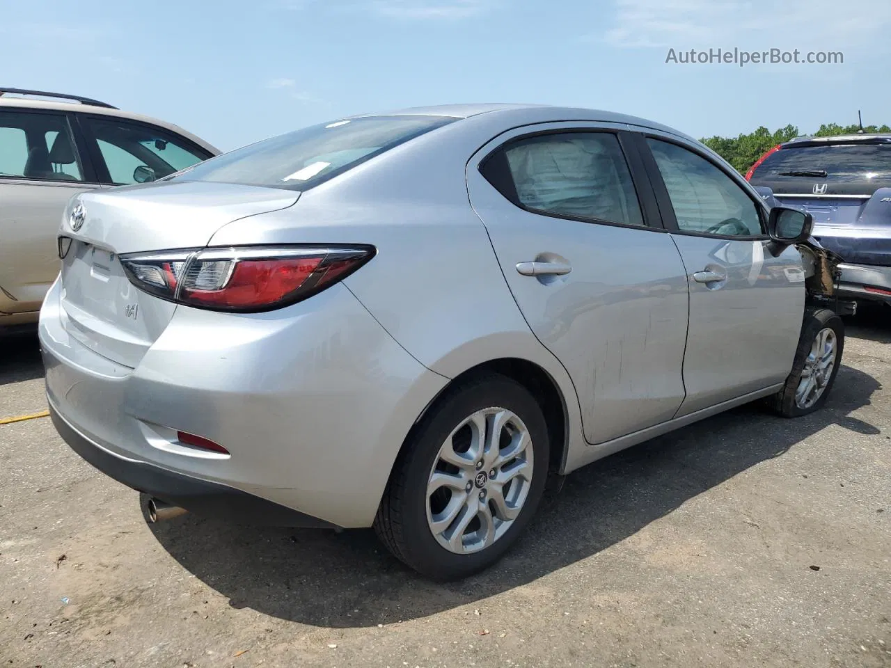 2018 Toyota Yaris Ia  Silver vin: 3MYDLBYV2JY317789