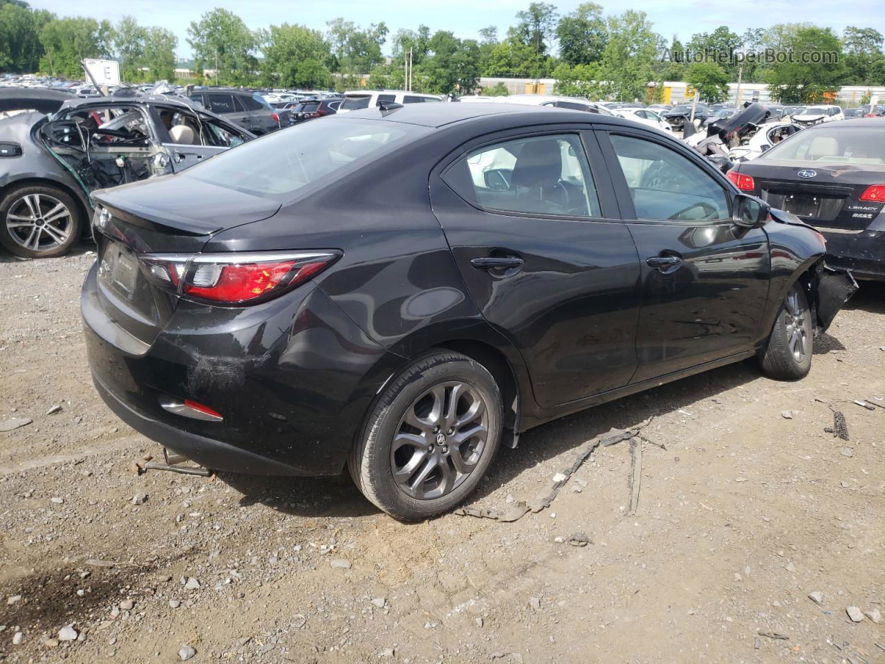 2019 Toyota Yaris L Black vin: 3MYDLBYV2KY501907