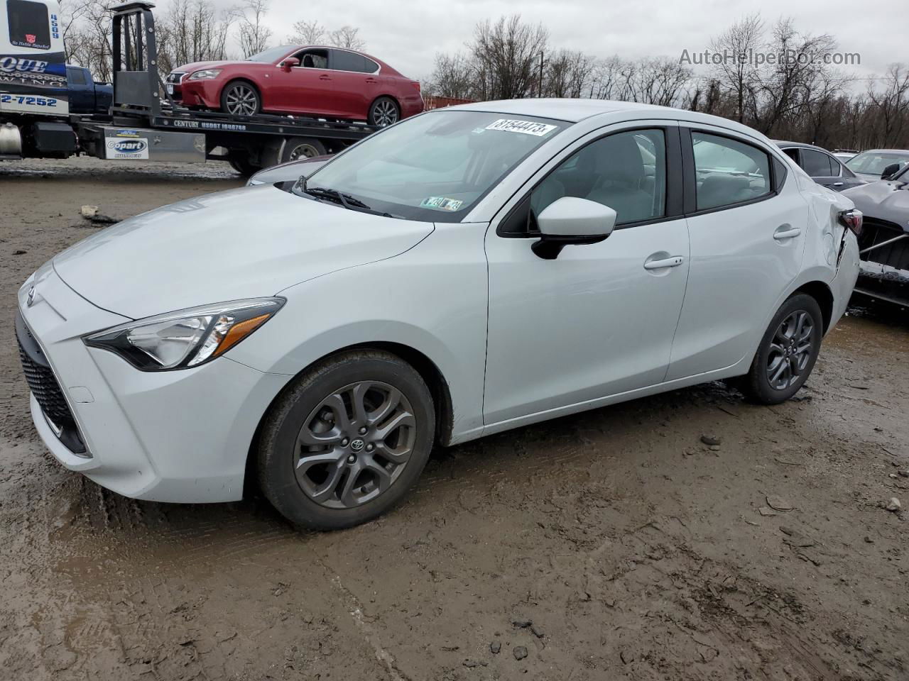 2019 Toyota Yaris L Silver vin: 3MYDLBYV2KY521736