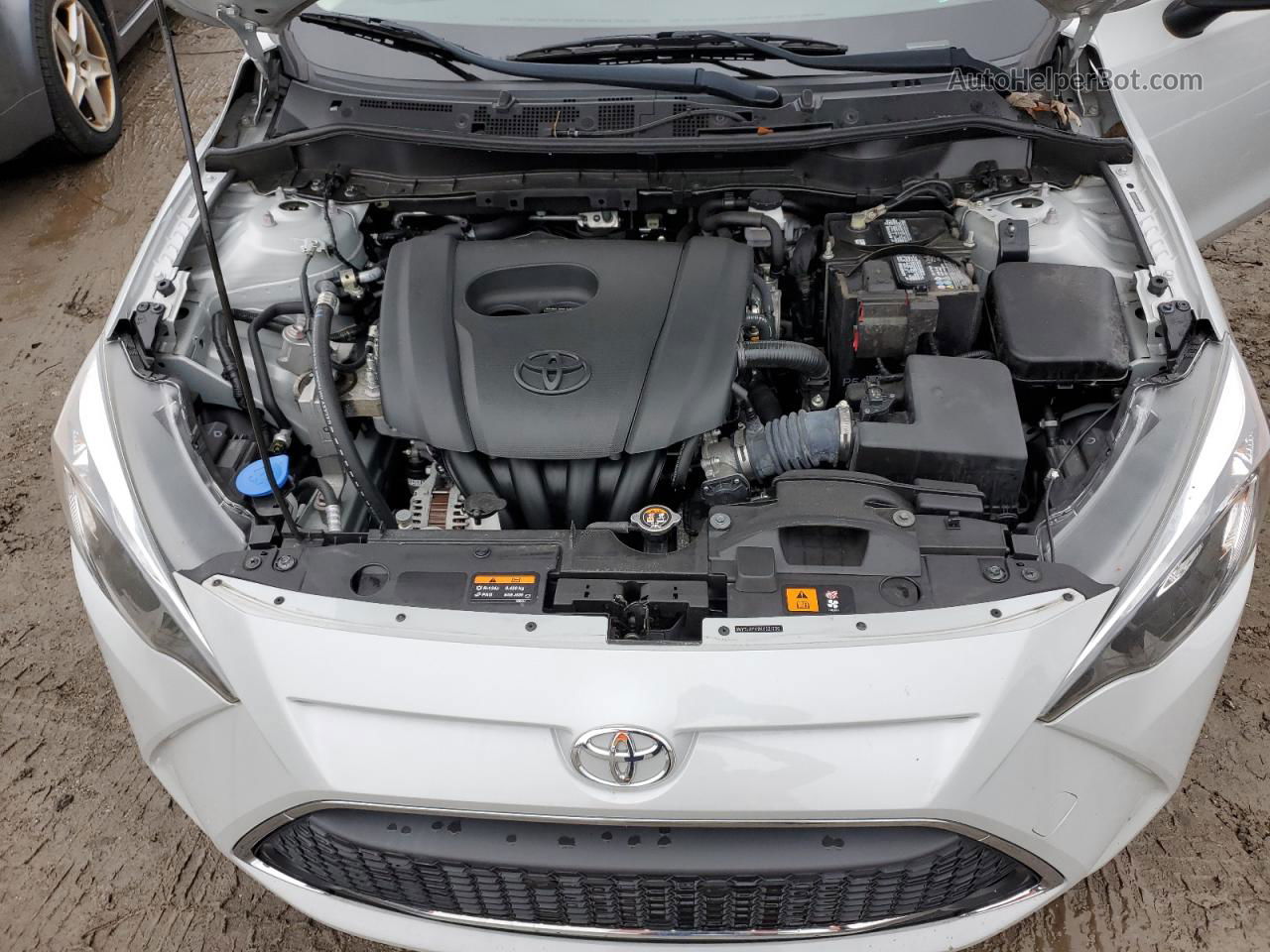 2019 Toyota Yaris L Серебряный vin: 3MYDLBYV2KY521736