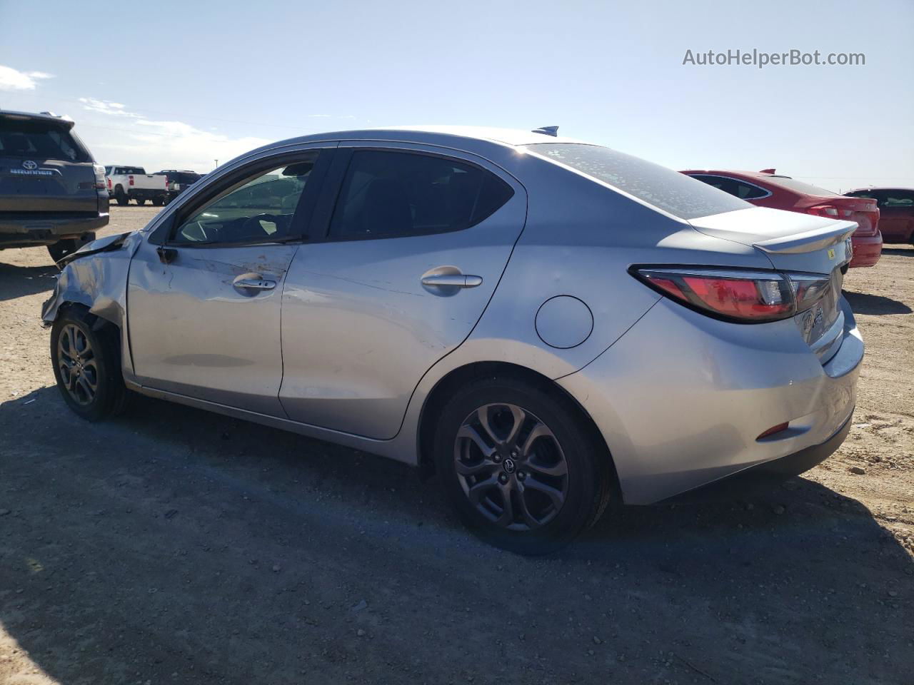 2019 Toyota Yaris L Silver vin: 3MYDLBYV2KY524250