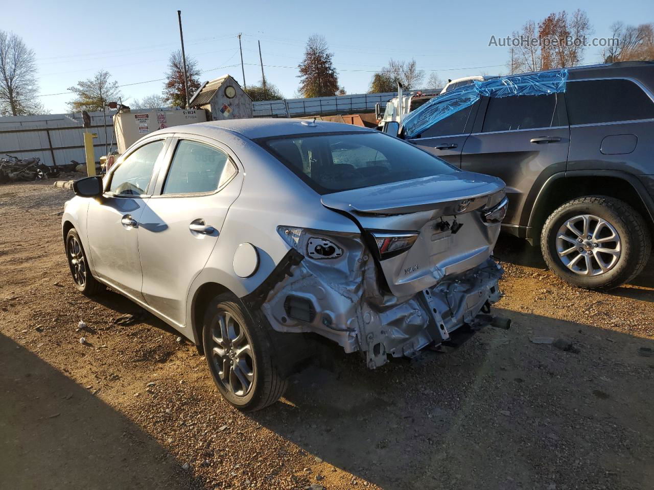 2019 Toyota Yaris L Серебряный vin: 3MYDLBYV2KY524510