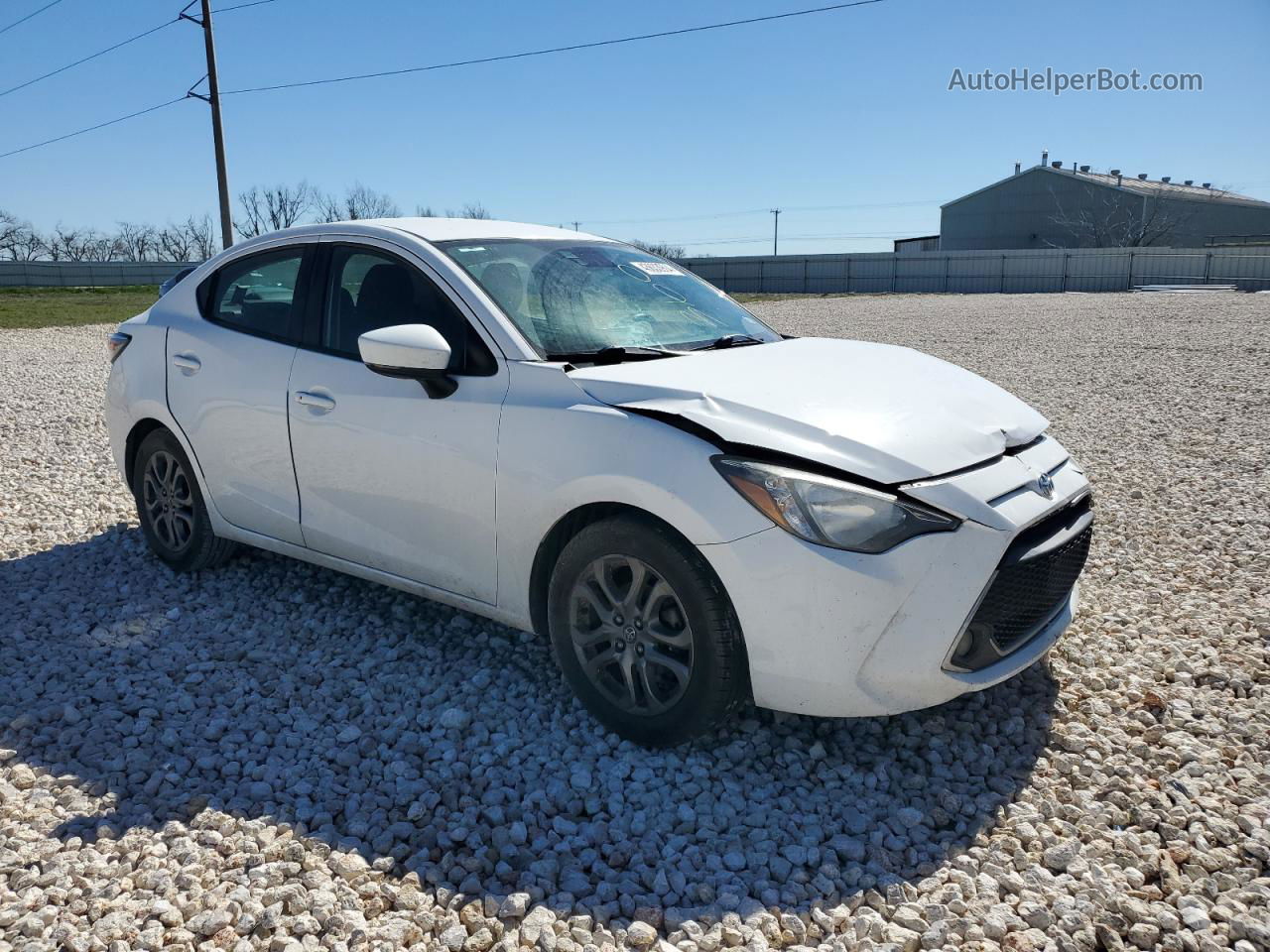 2019 Toyota Yaris L White vin: 3MYDLBYV2KY525866